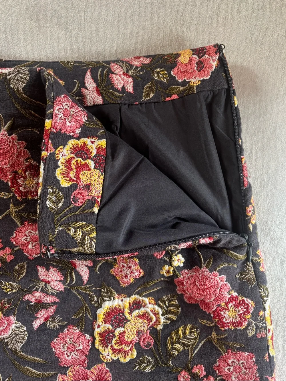 LOFT Floral Woven Tapestry Mini Skirt Size 2